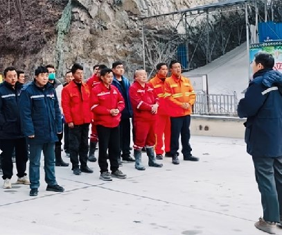 實(shí)戰(zhàn)演練，防患未“燃”｜雙河金礦開(kāi)展冬季火災(zāi)應(yīng)急預(yù)案演練